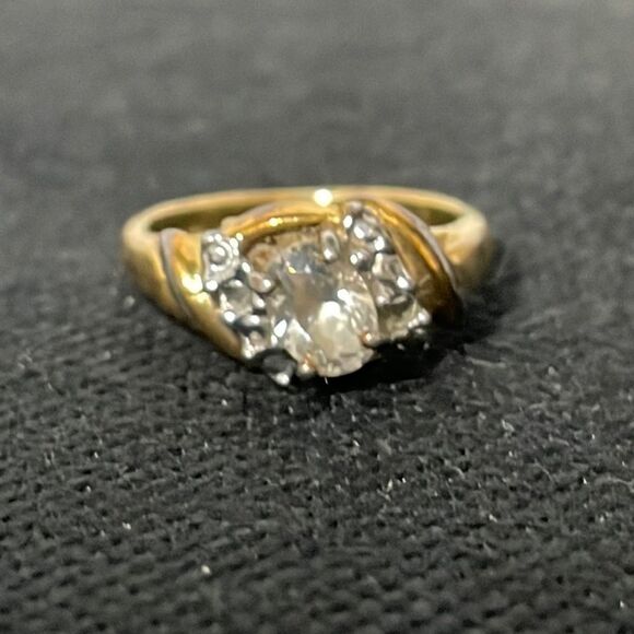 Beautiful Ring With White Gems - Picture 1 of 6
